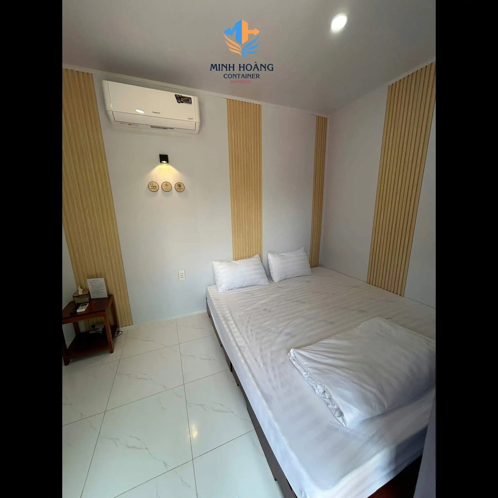 Container Nhà Ở 20 Feet Trắng Ốp Gỗ Có Toilet 